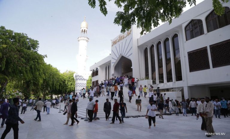 ރިވެތި އަޚްލާޤް ލިބިގަތުމަކީ ޤިޔާމަތް ދުވަހުގައި އެ މީހެއްގެ ދަރަޖަ އުފުލޭނޭ ކަމެއް