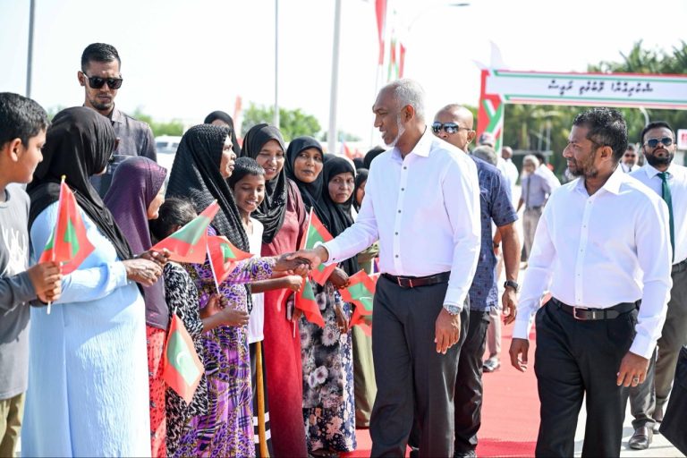 އޮޅުވެލިފުށީ ކަރަންޓުގެ މައްސަލަ ރޯދައިގެ ކުރިން ހައްލުކޮށްދޭނަން: ރައީސް