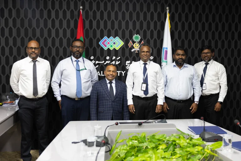 އޭޓީއެމްގެ ހިދުމަތާއެކު މާލޭގެ އެކި ސަރަހައްދުތަކުގައި ބަސް ސްޓޮޕްތަކެއް ގާއިމް ކުރަނީ