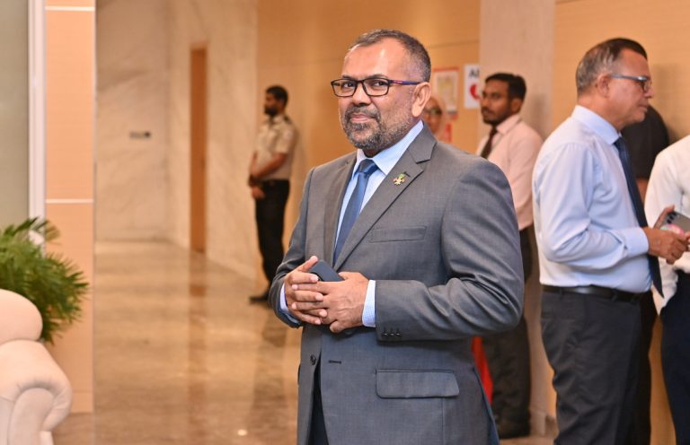 މަޝްރޫއުތަކާއި މުސާރަ ހަމަހަމަ ކުރުމުން އާމްދަނީ އިތުރުވެ، ޑެފިސިޓް ކުޑަ ވެއްޖެ