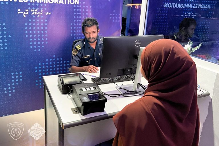 ހަ މަސް ދުވަހުގެ މުއްދަތެއް ނެތްނަމަ ވީހާވެސް އަވަހަށް ޕާސްޕޯޓު އާކުރުމަށް އިލްތިމާސްކޮށްފި