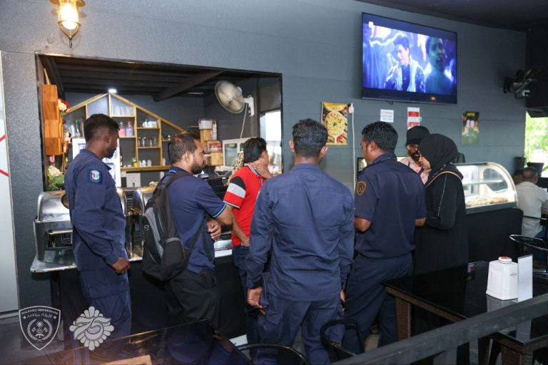 ގަވާއިދާ ހިލާފަށް ހިންގާ އިތުރު ދެ ވިޔަފާރިއެއް ބަންދުކޮށްފި