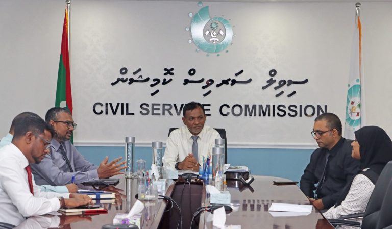 ރިޓަޔަރވުމަށްފަހު އެނބުރި ދަޢުލަތުގެ މަޤާމަކަށް ނިކުންނަނަމަ ޕެންޝަން ފައިސާ ދިނުން ހުއްޓާލައިފި