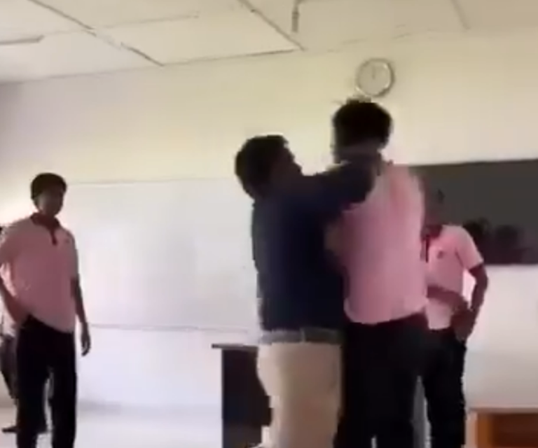 ދަރިވަރާއި މާރާމާރީ ހިންގި ޓީޗަރު ސަސްޕެންޑްކޮށްފި