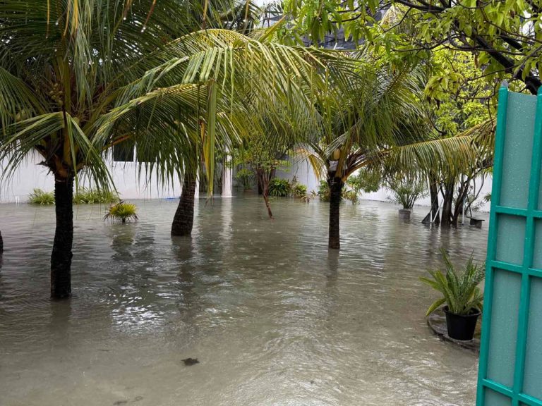 ބޯކޮށް ވާރޭވެހި ތިނަދޫ މަގުތަކުގައި ފެން ބޮޑުވެއްޖެ