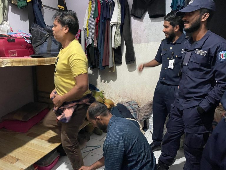 ދިރިއުޅޭ ތަނުގައި ކުރުނބާފަނި ތައްޔާރުކޮށް ވިއްކަމުން ދިޔަ ދެ ބިދޭސީން ހައްޔަރުކޮށްފި