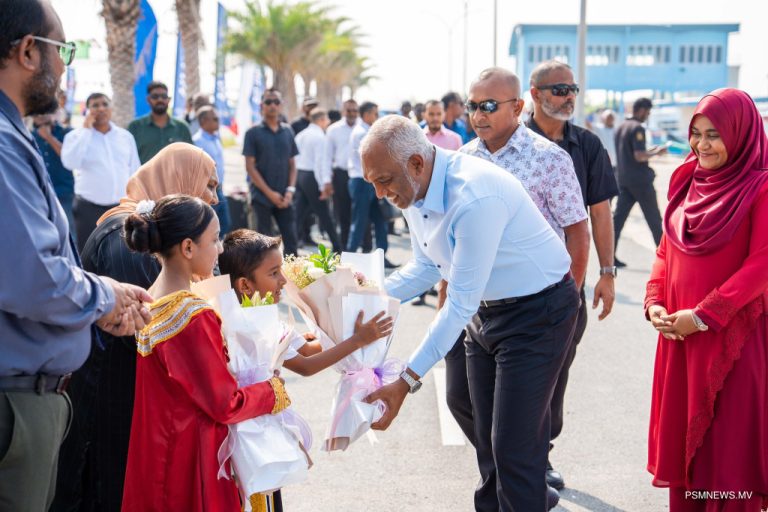 ދުވާފަރުން ރައީސްގެ ދެ ކަނބަލުންނަށް ހޫނު މަރުޙަބާއެއް