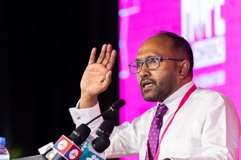 ޖަމީލު ތާއީދުކުރައްވަނީ އެމްޑީޕީގެ މޭޔަރު ރަފީގަށް ދެވަނަ ދައުރެއް ދޭން