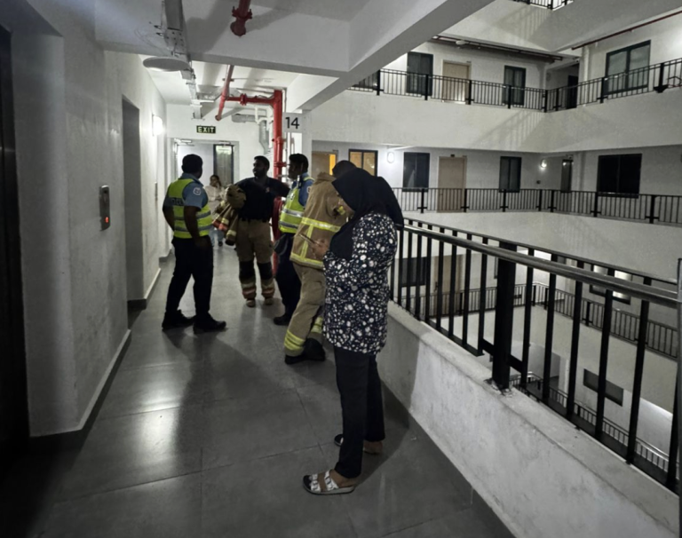 ހިޔާ ޓަވަރެއްގައި ރޯވި ހާދިސާއާ ގުޅިގެން 37 މީހަކަށް ވަގުތީ ބޯހިޔާވަހިކަން ދީފި