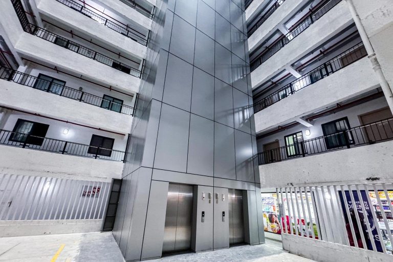 ހިޔާގެ އަށް ޓަވަރެއްގައި އަލަށް ތަރައްޤީކުރި ލިފްޓުތައް އާންމުންނަށް ހުޅުވާލައިފި