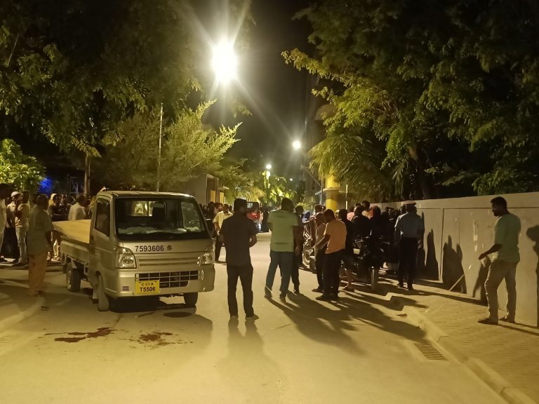 އޭދަފުށީގައި ޕިކަޕަކުން ޖެހި އެކްސިޑެންޓްވި ދުވަސްވީ މީހާ ނިޔާވެއްޖެ