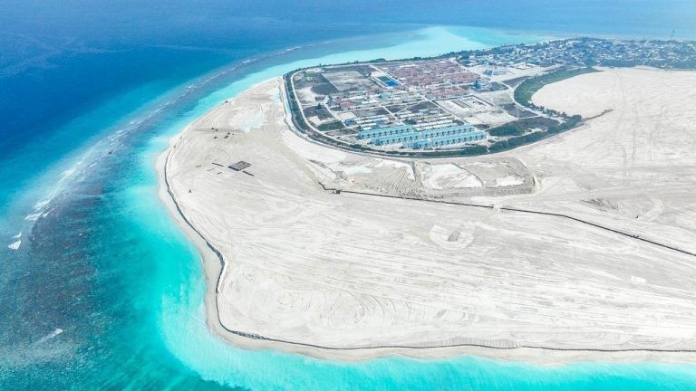 ދިއްދޫ އެއަރޕޯޓް މަޝްރޫޢު: 50 ދުވަހުން 112 ހެކްޓަރުގެ ބިން ހިއްކާ ނިންމާލައިފި