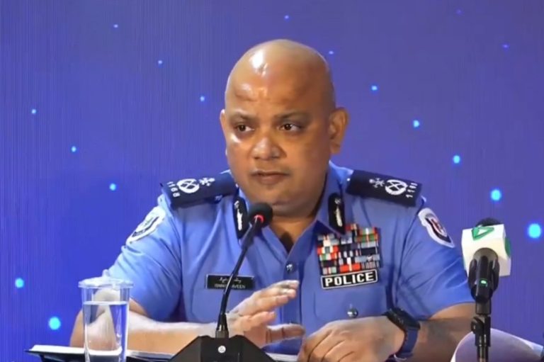 ޕޮލިސް ކޮމިޝަނަރުގެ މަގާމުން ރިޓަޔާކުރައްވަން ނަވީން ހުށަހަޅުއްވައިފި