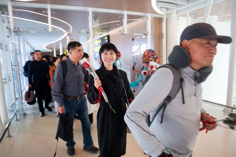 ޖެނުއަރީ މަހު ރާއްޖެއަށް ދެލައްކައަށްވުރެ ގިނަ ޓޫރިސްޓުން