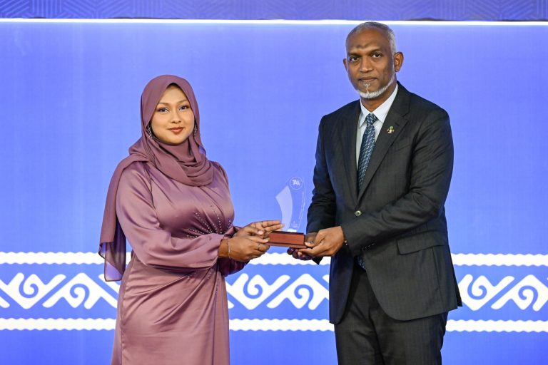 ރައީސްގެ ޚާއްޞަ ސްކޮލަރޝިޕްގެ އުޞޫލު ބަދަލުކޮށް، ބޭނުން ދާއިރާއަކުން ކިޔެވުމުގެ މަގުފަހިކޮށްދީފި