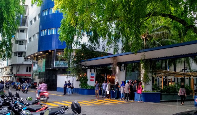 ރިސޯޓެއްގެ ޕޫލަށް ވެއްޓިގެން 2 އަހަރުގެ ކުއްޖަކު މަރުވެއްޖެ