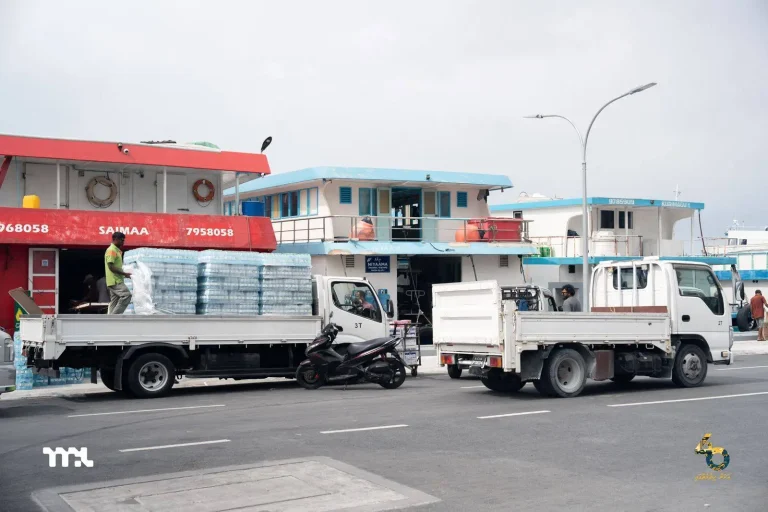 ފަޅުވެރިން ހަބަރު ހުސްވީ ޖެނެރޭޓަރަކުން ނުކުތް ދުމުން: ފުލުހުން