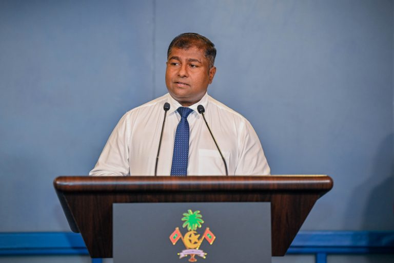 ސަރުކާރުގެ ކެބިނެޓުން އިސްތިއުފާ ދެއްވި ދިހަވަނަ ވަޒީރަކަށް އާދަމް ނަޞީރު