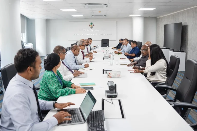 ހަނގުރާމައިގެ ހާލަތުގައި ފަތުރުވެރިކަން ކުރިއަށް ގެންދަން އެޅިދާނެ ފިޔަވަޅުތަކާ ގުޅޭ ގޮތުން މަޝްވަރާކޮށްފި