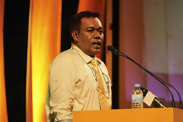 ނަޝީދަށް ޕޯޑިއަމް ނުދިން މައްސަލަ ހޫނުވެ، އެމްޑީޕީން އިބްރާއާ މެދު ކަންކުރި ގޮތުގެ މާޒީ އާކުރައްވައިފި