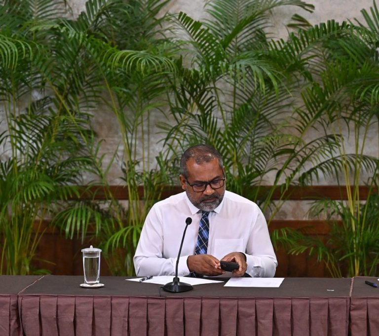 ވިޔަފާރި ބަނދަރުން މުދާ ނެރުމުގެ ދަތިތަކަށް އަވަސް ޙައްލެއް ގެނައުމުގެ މަސައްކަތް ފަށައިފި