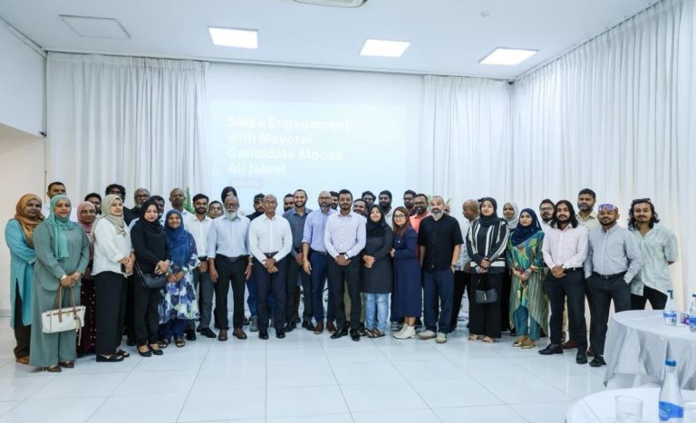 މާލެ ސިޓީގެ ގިނަ ވިޔަފާރިތަކެއްގެ ފުރިހަމަ ތާއީދު މޫސާ ޢަލީ ޖަލީލަށް!