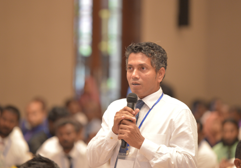 ގެއްލުނު ގޮނޑިއަށް އައްޑޫގެ ކުރީގެ މޭޔަރު ޝައުގުވެރިކަން ފާޅުކުރައްވައިފި