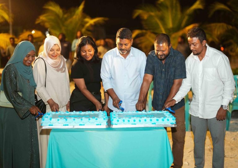 އެމްޑީޕީގެ އަތުން އުކުޅަހުގެ މެޖޯރިޓީ ލިބުމުން ޕީއެންސީން ކުލަ ގަދަ އުފާފާޅުކުރުމެއް ބާއްވައިފި