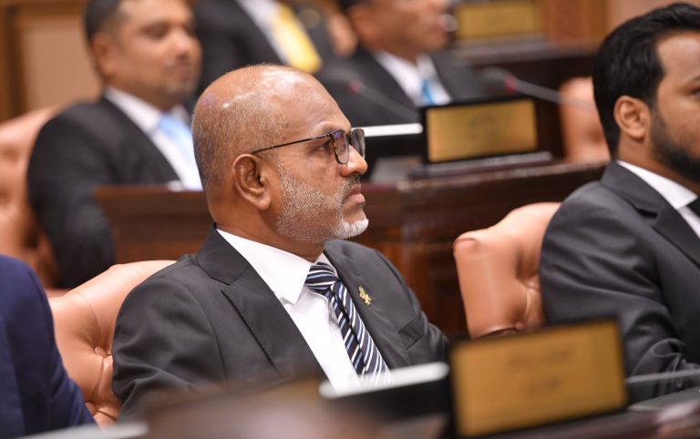 ޕީއެންސީގެ ޕީޖީގެ ރަސްމީ ވަޓްސްއެޕް ގުރޫޕުން ނާޒިމް ބޭރުކޮށްފި