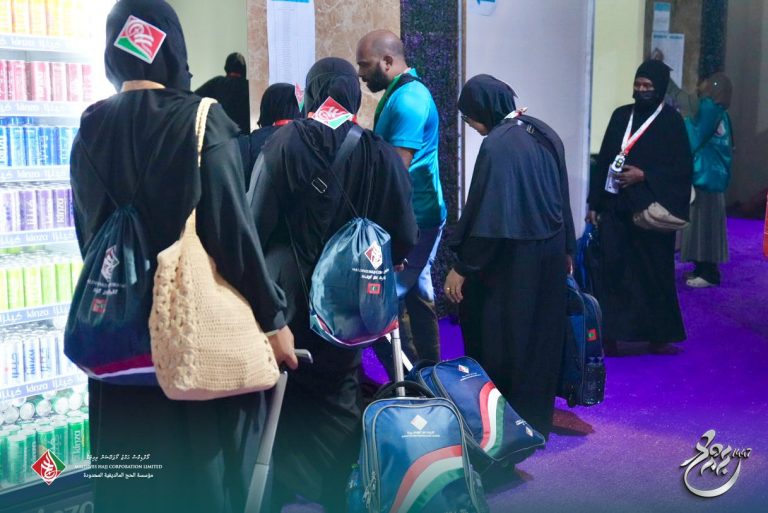 ދިވެހި ހުރިހާ ޙައްޖުވެރިން މިނާއަށް ޖަމާވެއްޖެ، މިރޭ އަރަފާތަށް ފުރަން ތައްޔާރުވަނީ