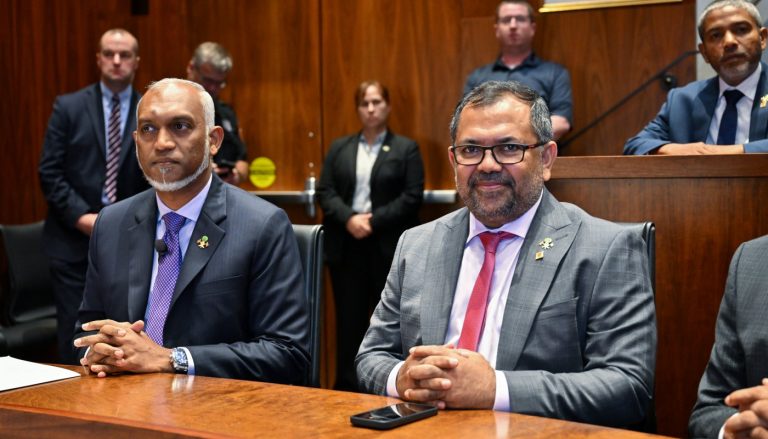 އިސްތިއުފާ ދެއްވި ފިނޭންސް މިނިސްޓަރު ޒަމީރު ވިދާޅުވީ ހުންނެވީ ރައީސްއާއެކު ގަދަކޮށް ކަމަށް