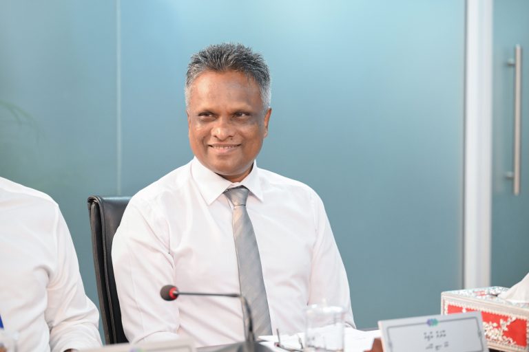އެފްޑީސީ ފްލެޓް ތައް ކައިރީގައި ބަސް ސްޓޮޕް ބަހައްޓަން މަޝްވަރާ ކުރާނަން: މޭޔާ އާޒިމް