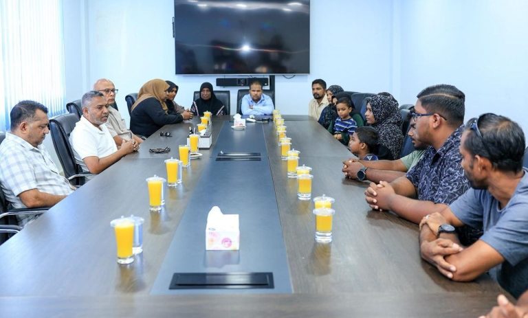 މަރްޙޫމް ޢާސިފްގެ ޢާއިލާއާ ސީޕީ ބައްދަލުކުރައްވައި ރައީސްގެ ތައުޒިއާ މެސެޖް ރައްދުކޮށްދެއްވައިފި