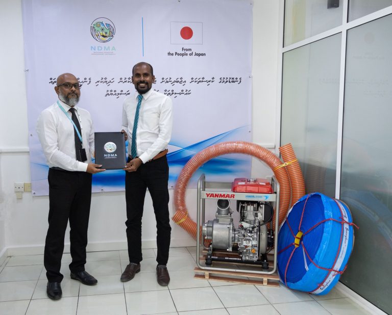 ޖަޕާނު ސަރުކާރުން ހަދިޔާކުރި ފެންހިންދާ ޕަންޕުތައް ކައުންސިލްތަކާ ހަވާލުކުރަން ފަށައިފި