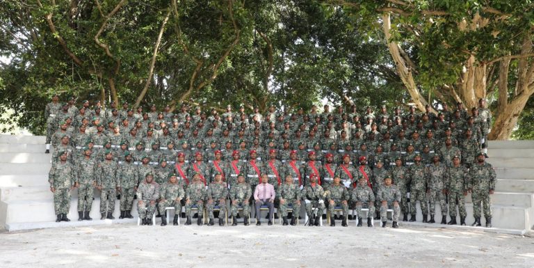 ސިފައިންގެ އަސާސީ ތަމްރީނު ކޯސް ފުރިހަމަކޮށް 137 ދަރިވަރުން ދަސްވެނިވެއްޖެ