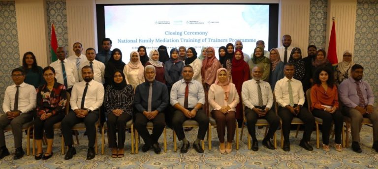 ޢާއިލީ މައްސަލަތައް ޞުލްޙަވެރިކަމާ އެކު ޙައްލުކުރުމަށް 25 މީޑިއޭޓަރުން ބިނާކޮށްފި