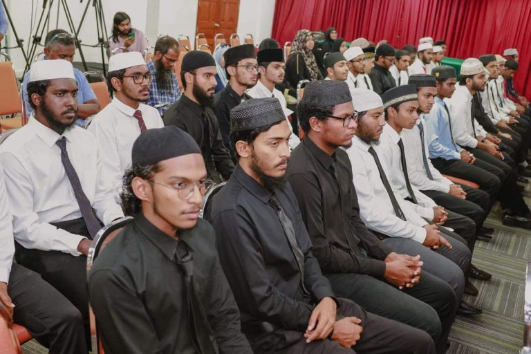 ޒުވާން ޚަޠީބުން ތަމްރީނުކުރުމުގެ ފަސްވަނަ ބުރަށް ކުރިމަތިލުމުގެ ފުރުޞަތު ހުޅުވާލައިފި