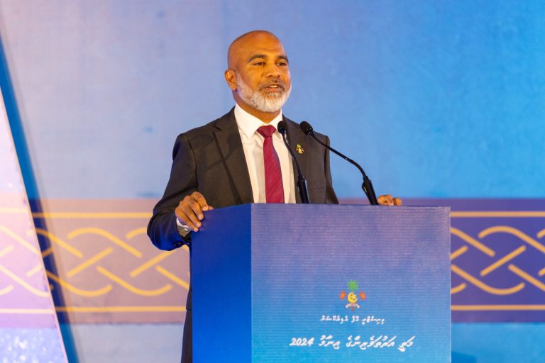 8000އެއްހާ ދަރިވަރުން ގަވައިދުން ސްކޫލަށް ހާޒިރުނުވޭ: މިނިސްޓަރު