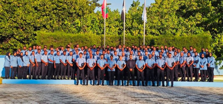 ފުލުހުންގެ ތާރީހުގައި ހިންގާ ފުރަތަމަ “ބްލޫސް ރީ-ޓްރެއިނިންގ” ޕްރޮގްރާމް ފަށައިފި