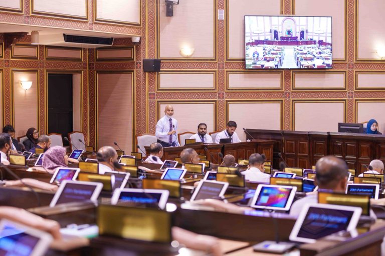 ސަރުކާރުން ނިކަމެތި ހާލުގައި ތިބި 400އަށްވުރެ ގިނަ ދަރިވަރުންނަށް ނާސްތާގެ އެހީދޭ: ޝަފީޢު