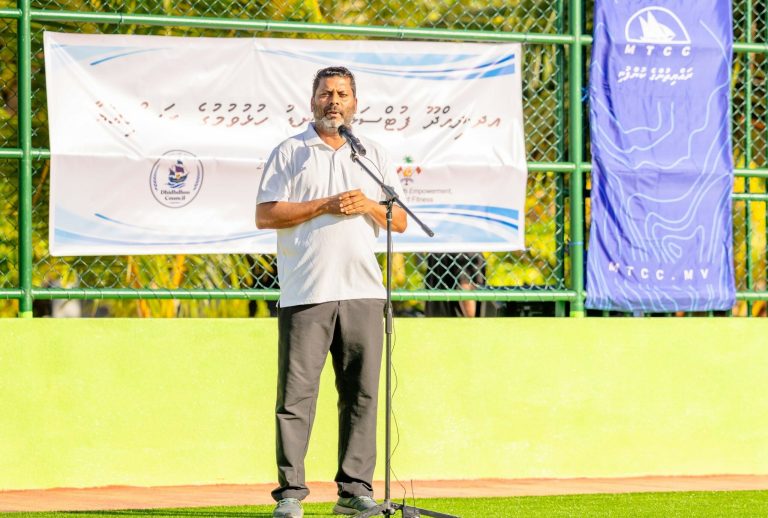 ދިއްދޫގައި ތަރައްޤީކުރި ޒަމާނީ ފުޓްސަލް ދަނޑު ރަސްމީކޮށް ހުޅުވައިފި