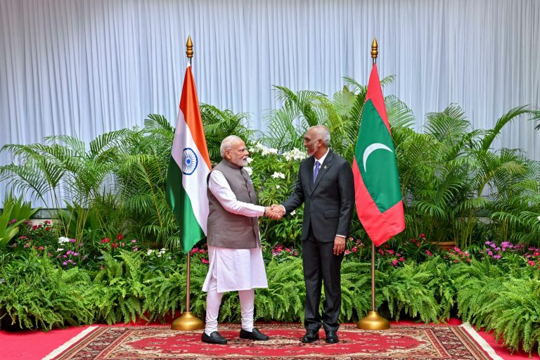 ރާއްޖެއަށް އެތެރެކުރާ ތެލުގެ ބާވަތްތަކުން ނަގާ ޑިއުޓީ އިންޑިއާއިން ކަނޑާލައިފި