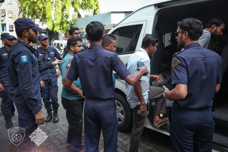 ގަވައިދާ ހިލާފަށް އުޅުނު 12،000އަށް ވުރެ ގިނަ ބިދޭސީން ޑިޕޯޓްކޮށްލައިފި