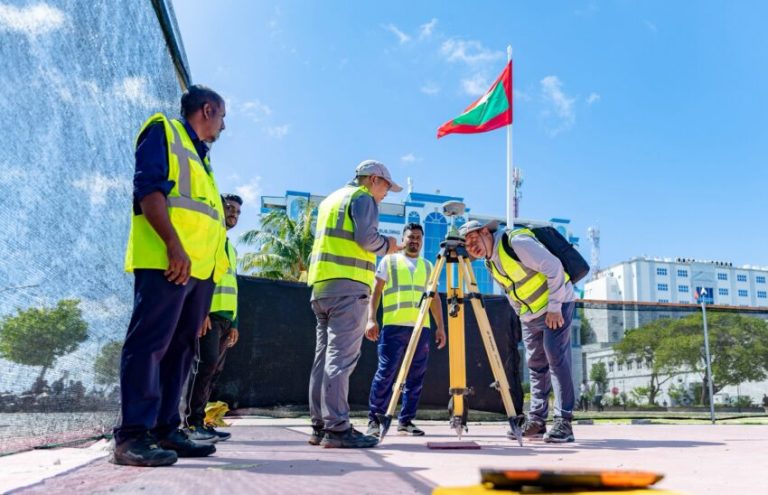 މާލޭގެ މަގުތައް އަންނަ އަހަރު ކުރީކޮޅު ހަދަން ފެށޭނެ: ރައީސް