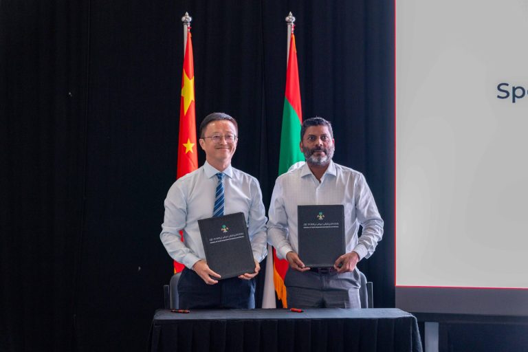ޗައިނާއިން ރާއްޖެއަށް ގިނަ އަދަދެއްގެ ކުޅިވަރު ސާމާނު ހަދިޔާކޮށްފި