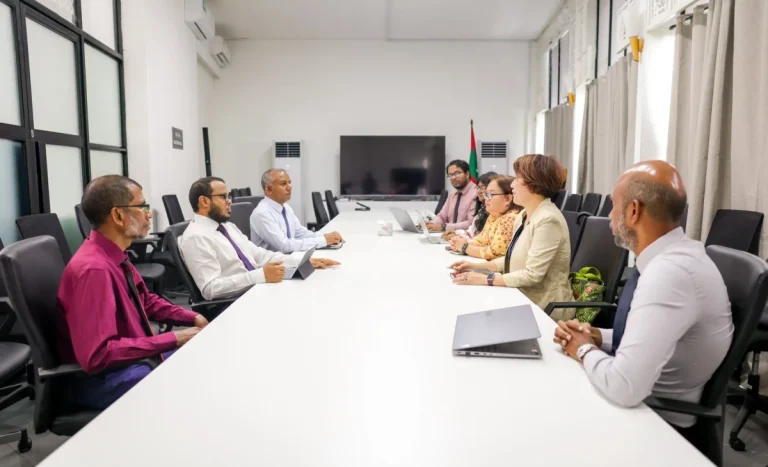 މޫސުމީ ބަދަލުތަކުން އަރައިގަތުމަށް ބޭނުންވާ މާލީ އެހީ ހޯދަން އޭޑީބީއާ އެކު މަޝްވަރާކޮށްފި