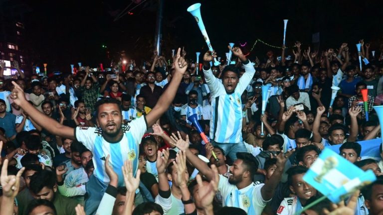ވޯލްޑް ކަޕް ފައިނަލް މެޗުގެ އުފާފާޅުކުރުންތައް އަމާންކަން ނުގެއްލޭނެގޮތަށް ގެންދިއުމަށް އެދެފި