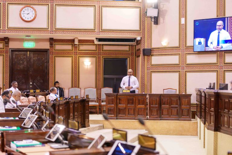 ދަނާލުގައި ހިނގި ހާދިސާ އާއި ގުޅިގެން ޒާތީ މައުލޫމާތު ހިއްސާކުރީ މަޖުބޫރުވުމުން: މިނިސްޓަރު