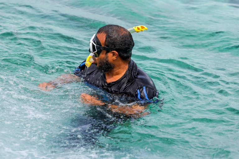 ހިމާޔަތްކޮށްފައިވާ ހަނިފަރު ބޭއަށް މިނިސްޓަރު ފީނުއްވައި ހާލަތު ބައްލަވައިފި