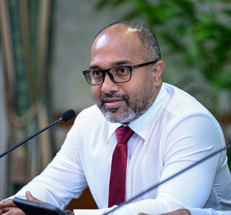 ކަޅު ބާޒާރަށް ޑޮލަރު ވިއްކާ ރިސޯޓުތަކާއި ވިޔަފާރިތަކާމެދު ހަރުކަށި ފިޔަވަޅު އަޅާނަން: އިޙްސާން